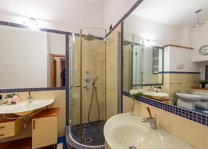Graceful Center - Happy